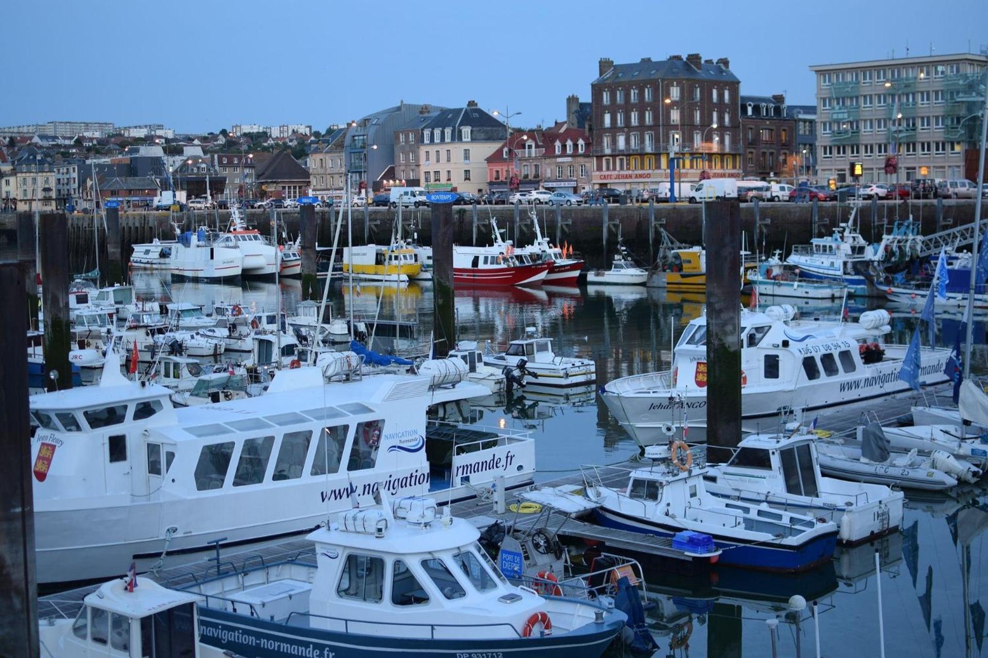 Le Voilier Ensoleille - Proximite Plage & Gare - Confort & Tranquillit Dieppe Exterior foto